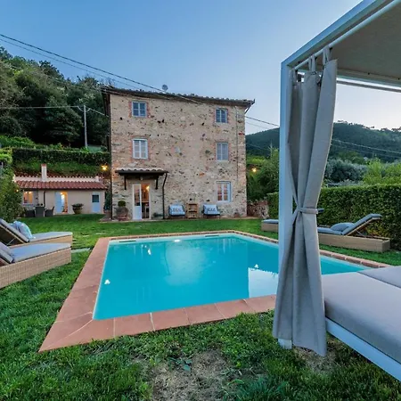 Aperitivo, Romantic And Panoramic Stone Farm Villa Capannori