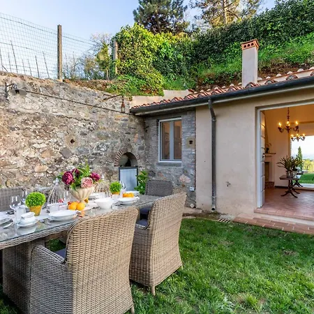 Villa Aperitivo, Romantic And Panoramic Stone Farm Capannori