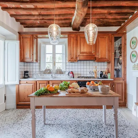 Aperitivo, Romantic And Panoramic Stone Farm *