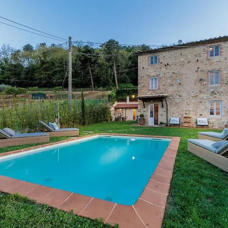 Villa Aperitivo, Romantic And Panoramic Stone Farm *