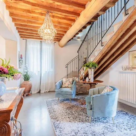 Aperitivo, Romantic And Panoramic Stone Farm Villa Capannori